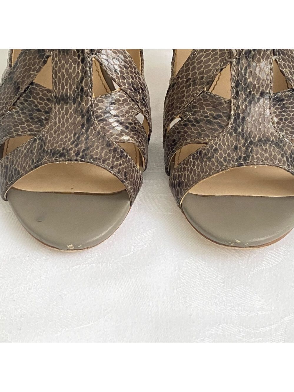 Calvin Klein Peep Toe High Heeled Kiani Lux Snake Sandals Size 7.5 - Picture 4 of 10